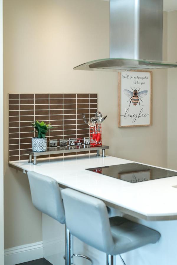 Spacious 2 Bedroom Apartment - Sleeps 6 Μπράιτον Εξωτερικό φωτογραφία